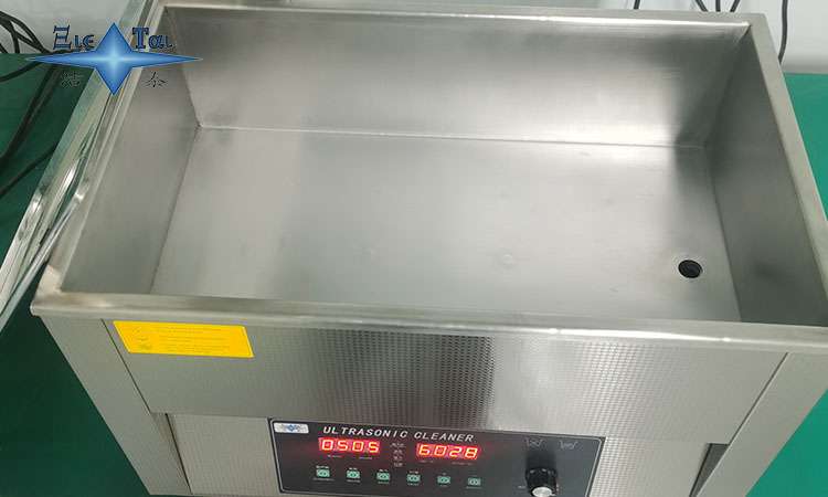 提升汽車零部件性能和壽命:超聲波清洗機(jī)的金屬清洗應(yīng)用 提升汽車零部件性能和壽命:超聲波清洗機(jī)的金屬清洗應(yīng)用