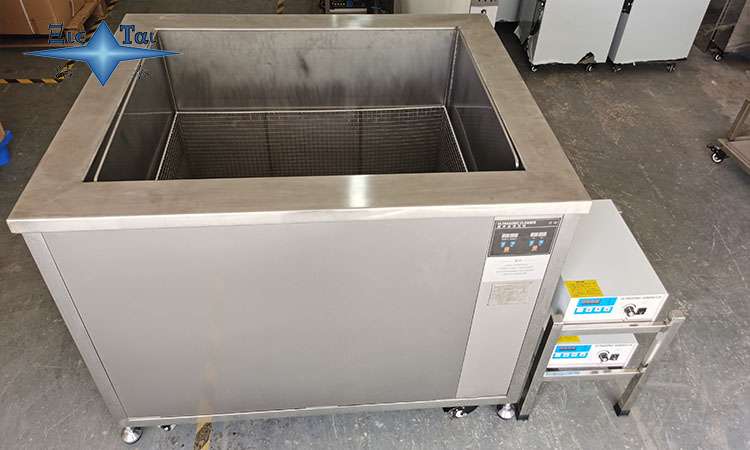 超聲波清洗機(jī)：清潔金屬冷藏設(shè)備，保持食品衛(wèi)生和品質(zhì)